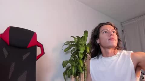 Snapshot of tarzanylobo chatting on 01.08.25 Tarzan online show from 01.08.25