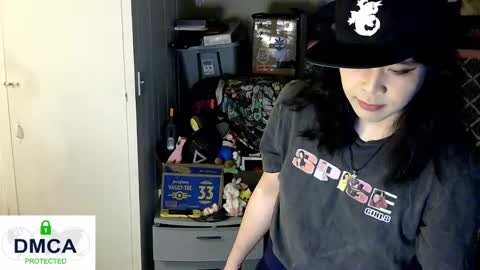 Snapshot of tashakai chatting on 01.11.25 TashaKai online show from 01.11.25