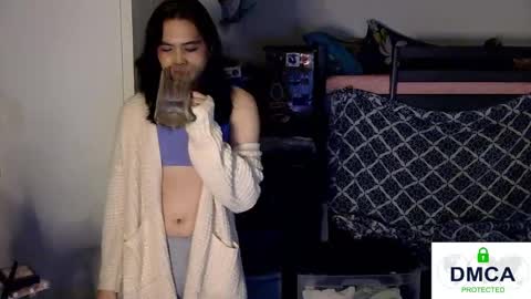 Snapshot of tashakai chatting on 02.03.25 TashaKai online show from 02.03.25