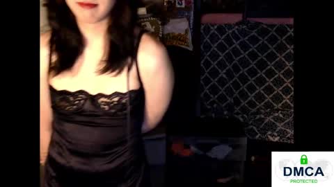 Snapshot of tashakai chatting on 02.19.25 TashaKai online show from 02.19.25