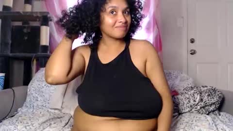 Snapshot of tasteekitty chatting on 01.18.26 Tastee Kitty online show from 01.18.26