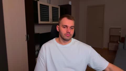 Snapshot of tasty_justin chatting on 05.14.26 My shows 2100500 UTC3 online show from 05.14.26