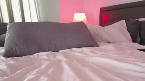 RHEA  pronanciation like Reya   online show from 11.07.25