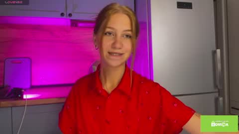 Snapshot of tastyvinni chatting on 07.08.26 Veni online show from 07.08.26