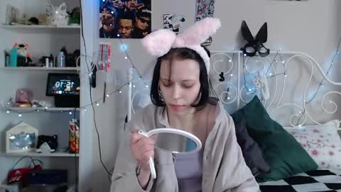 Snapshot of tata_goth chatting on 02.17.25 Tata online show from 02.17.25
