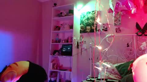 Snapshot of tata_goth chatting on 02.18.25 Tata online show from 02.18.25