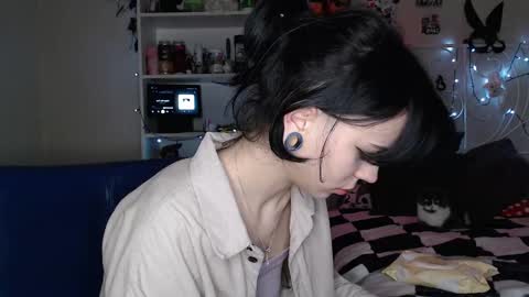 Snapshot of tata_goth chatting on 02.25.25 Tata online show from 02.25.25