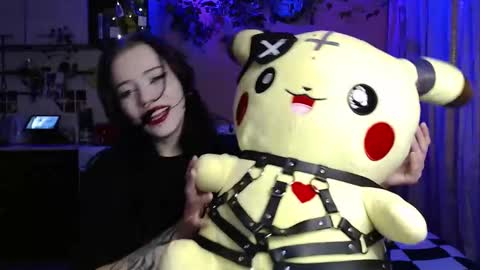 Snapshot of tata_goth chatting on 10.18.25 Tata online show from 10.18.25