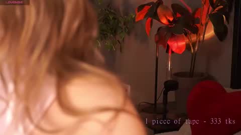 Snapshot of tatacoy chatting on 09.25.25 TataCoy online show from 09.25.25