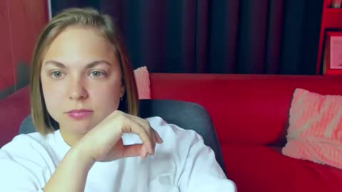 Snapshot of tataflower chatting on 02.19.26 Tata online show from 02.19.26