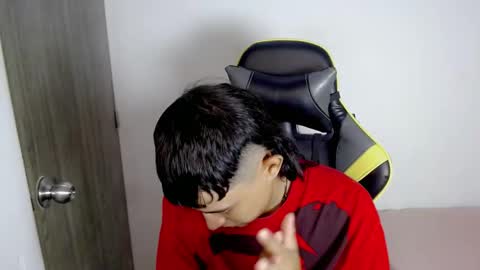 Snapshot of tatannn_ chatting on 11.06.25 T A T A N online show from 11.06.25