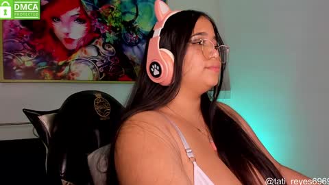 Snapshot of tati_reyes chatting on 01.04.25 Tatiana --- Schedule Monday to Sundays 800 to 200 UTC-5 online show from 01.04.25