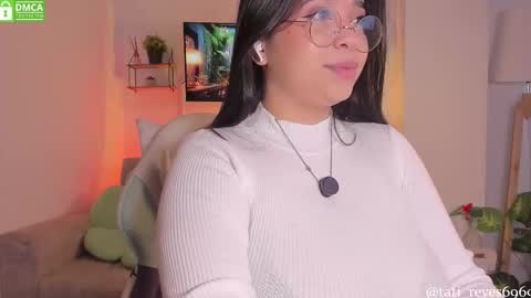 Snapshot of tati_reyes chatting on 11.06.25 Tatiana --- Schedule Monday to Sundays 800 to 200 UTC-5 online show from 11.06.25