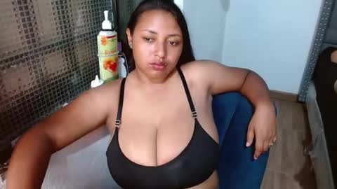 Snapshot of tatiana_wd chatting on 10.28.25 tatiana online show from 10.28.25