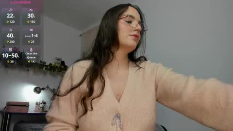 Snapshot of tatiannaz chatting on 10.13.25 Tatianna online show from 10.13.25