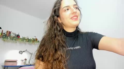 Snapshot of tatiannaz chatting on 10.29.25 Tatianna online show from 10.29.25