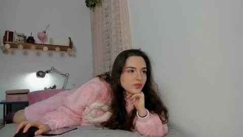 Snapshot of tatiannaz chatting on 11.01.25 Tatianna online show from 11.01.25