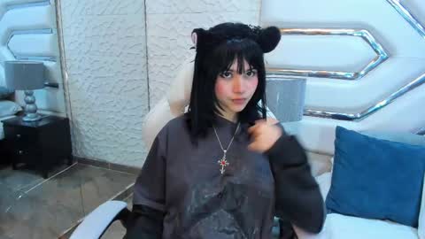 Snapshot of tatilee chatting on 10.24.25 tatilee online show from 10.24.25