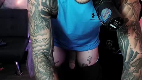 Snapshot of tatted_daddy69 chatting on 10.06.25 tatted_daddy69 online show from 10.06.25