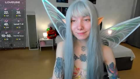 Snapshot of tattoo_artbaby chatting on 10.30.25 tattoo_artbaby online show from 10.30.25