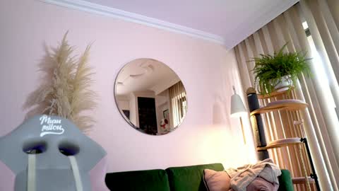 Nathalie Hardy  online show from 01.14.26