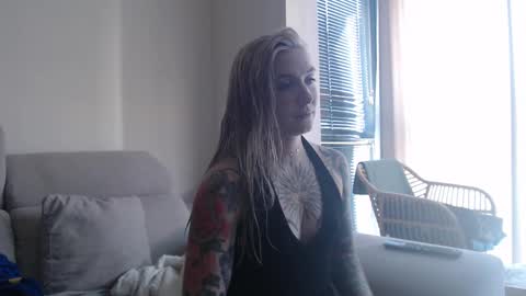tattoobbgirl online show from 12.17.25