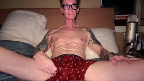 tattooed love boy online show from 03.09.25