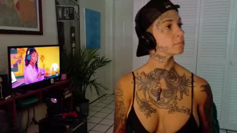 Snapshot of tattooed_natalia chatting on 05.04.26 Natalia 3 online show from 05.04.26