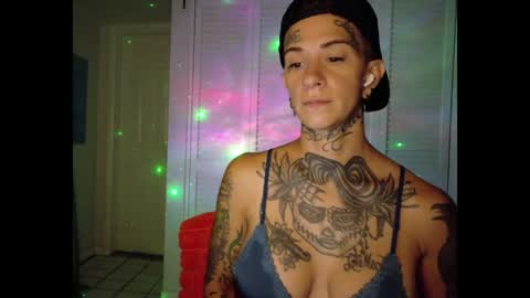 Snapshot of tattooed_natalia chatting on 06.09.26 Natalia 3 online show from 06.09.26