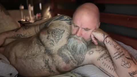 Snapshot of tattooeddilf01 chatting on 11.04.25 Tattooeddilf 01 online show from 11.04.25