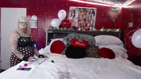 Lisa Lovely online show from 02.16.26