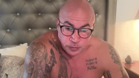 Snapshot of tattoosandabs chatting on 02.05.25 tattoosandabs online show from 02.05.25