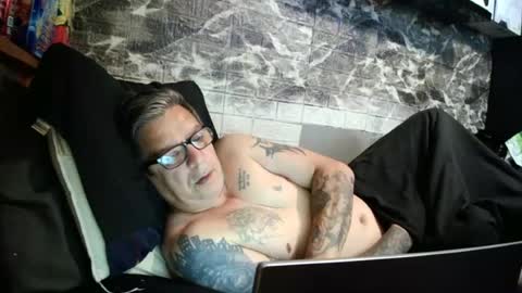 Snapshot of tatts4tits chatting on 07.09.26 dave online show from 07.09.26