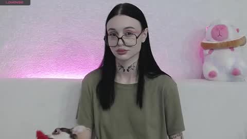 Snapshot of tayaavis chatting on 09.26.25 Taya online show from 09.26.25