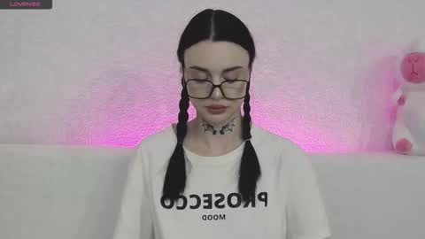 Snapshot of tayaavis chatting on 11.14.25 Taya online show from 11.14.25