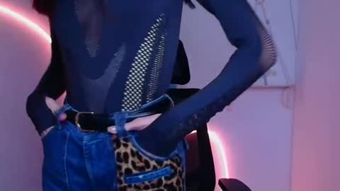 Taya online show from 12.18.25