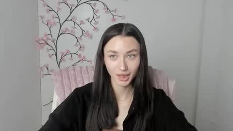 Snapshot of tayavibe chatting on 05.19.26 Taya online show from 05.19.26