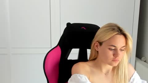 Tay online show from 07.02.26