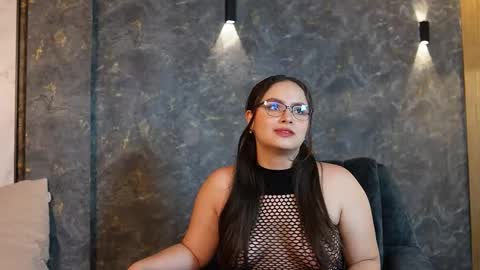 Snapshot of taylerkim chatting on 09.29.25 Teylor Kim online show from 09.29.25