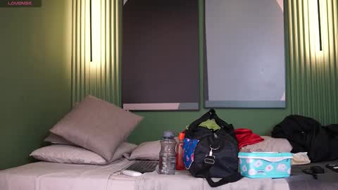 Snapshot of taylerkim chatting on 10.02.25 Teylor Kim online show from 10.02.25