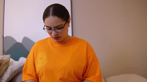 Snapshot of taylerkim chatting on 10.10.25 Teylor Kim online show from 10.10.25