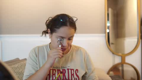 Snapshot of taylerkim chatting on 10.22.25 Teylor Kim online show from 10.22.25