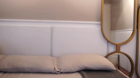 Snapshot of taylerkim chatting on 10.23.25 Teylor Kim online show from 10.23.25