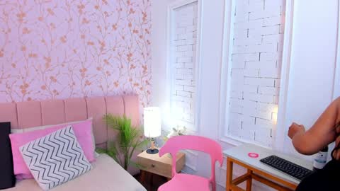 Snapshot of taylor_bennet chatting on 01.15.25 Taylor Bennet online show from 01.15.25