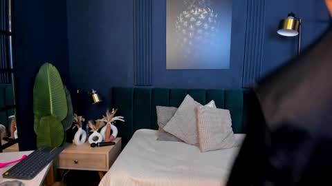 Snapshot of taylor_bennet chatting on 02.05.25 Taylor Bennet online show from 02.05.25