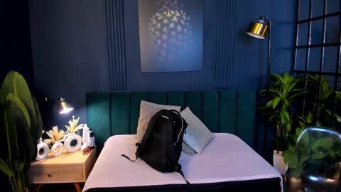 Snapshot of taylor_bennet chatting on 02.11.25 Taylor Bennet online show from 02.11.25