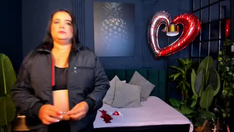 Snapshot of taylor_bennet chatting on 02.14.25 Taylor Bennet online show from 02.14.25