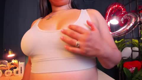 Snapshot of taylor_bennet chatting on 02.21.25 Taylor Bennet online show from 02.21.25