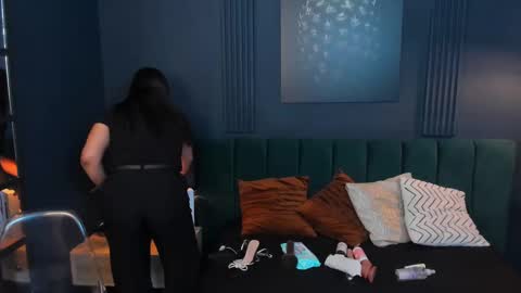 Snapshot of taylor_bennet chatting on 03.12.25 Taylor Bennet online show from 03.12.25