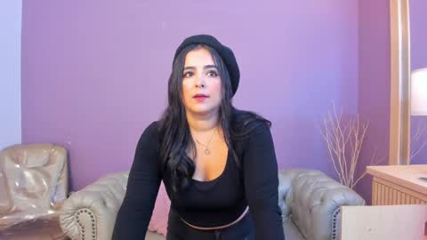 Snapshot of taylor_bennet chatting on 10.22.25 Taylor Bennet online show from 10.22.25